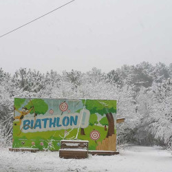 terrain de biathlon sous la neige