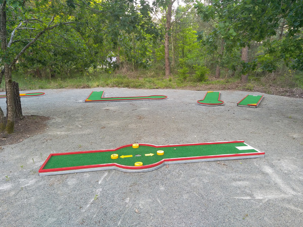 Terrain de mini golf