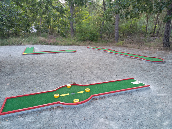 Terrain de mini golf