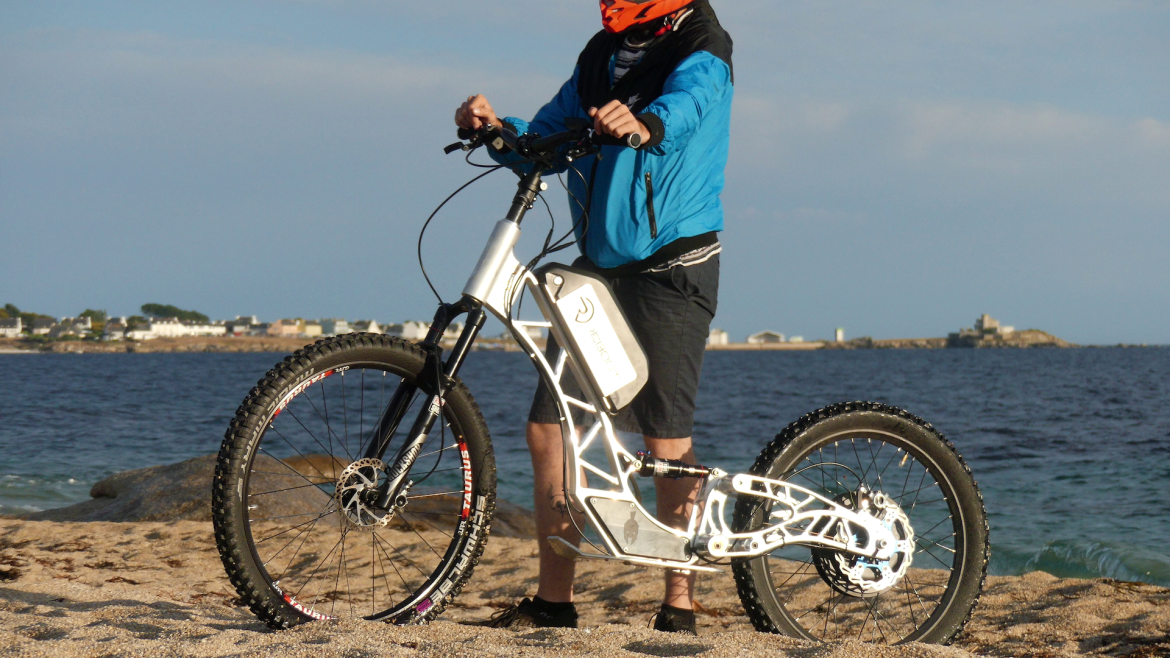 La trottinette électrique tout terrain, conçue dans la Sarthe